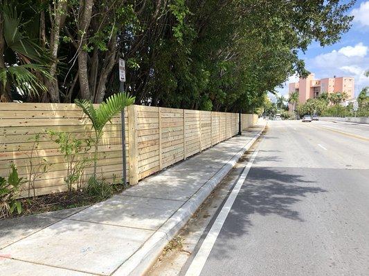 Another beautiful fence project we just completed sits off Las Olas Blvd. Horizontal wood fences can be done in many variations.