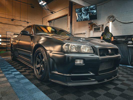 R34 Skyline GTR in for ceramic tint