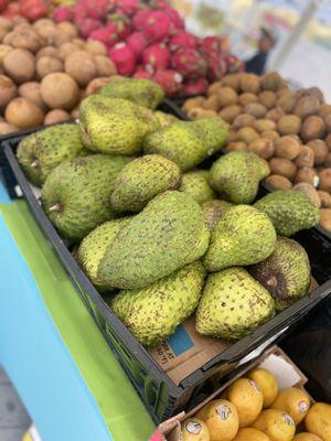 Guanabana/ Soursop $8/lb