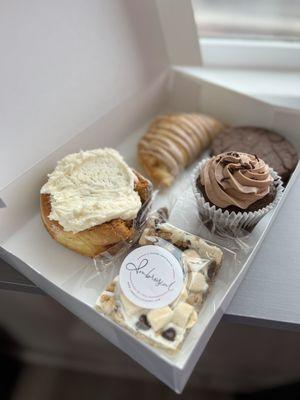 Cinnamon Roll, s'mores bar, hand pie, cupcake, and Oreo