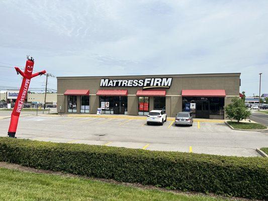 Mattress Firm on Nicholasville Road Storefront