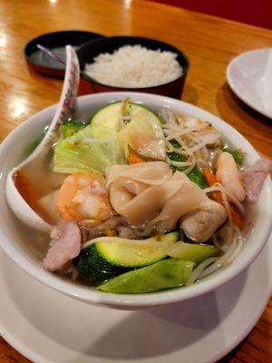 House wonton soup