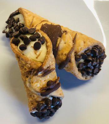 Cannoli's