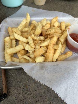 4.50 for baked fries out of a bag that barely fit in you hand....come on guys! You got cheese as an add on for 1.50...you milking that cow?