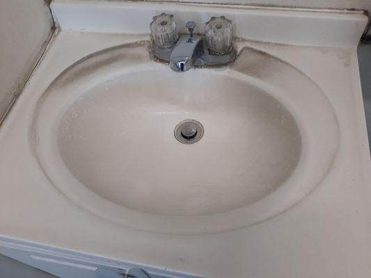 Dirty sink area