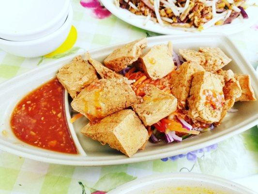 Tofu with sweet and chili sauce