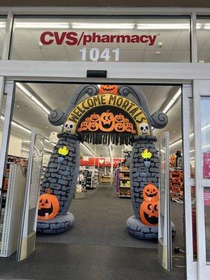 holloweenie gauntlet to enter the store