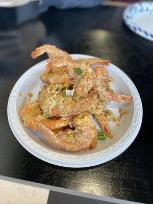 Butter salted egg yolk fried shrimp