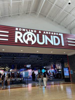 Entrance in the Gurnee Mills Mall