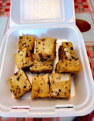 10pcs for $2 Mushroom Tofu, NASTY! You can still taste the lingering coagulant thickening agent! The tofu needs to be properly filtered out.