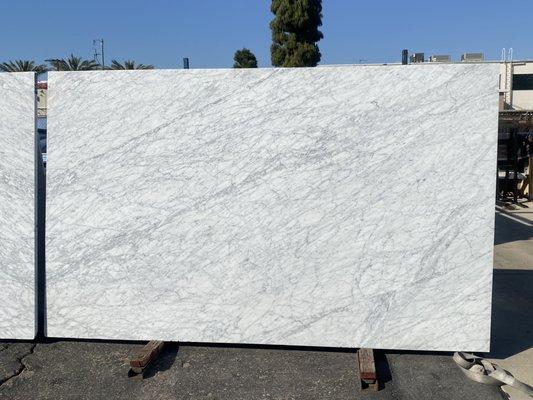 Bianco Venatino in 124"x76" sizes