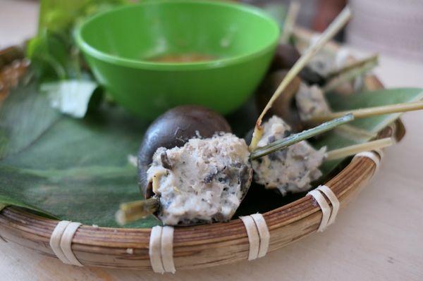 Snails stuffed with pork