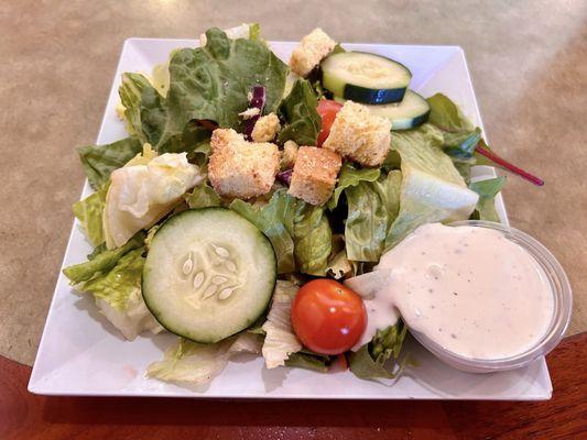 House salad w/ blue cheese dressing