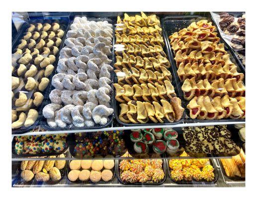 Cookies@ Scudiero's Italian Bakery & Deli. W Lake St Melrose Park IL . Pizza Sandwiches Panini Salads Cookies Italian Imported Goods . Cool!