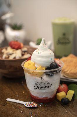 Fruit Bingsoo w/ Fresh Fruits