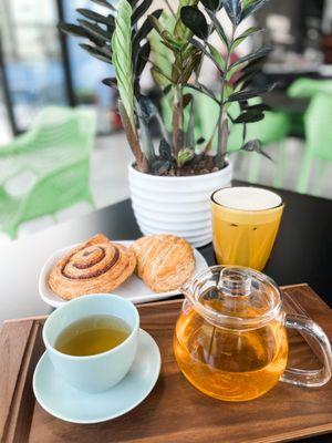 Early Grey Rooibos tea, Zunzuncito, and pastries