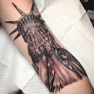 Statue of Liberty done by DeidgeDunham *||For appointment and availability information please call or text 323-422-5806||*