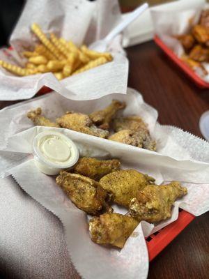 Lemon pepper and garlic parmesan 10 wings combo with fries