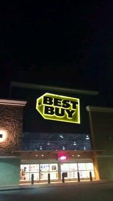 Best buy at night