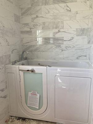 Bathtub installation and tile