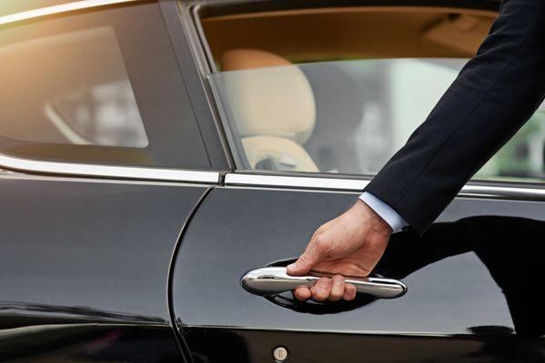 Connecting travelers with the world's top chauffeurs.