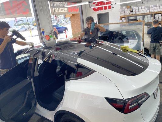 Tesla Y sunroof 3M ceramic IR 25%