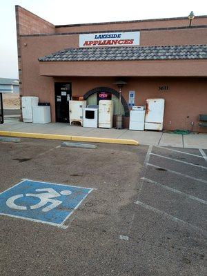 Lakeside Appliances 3611 Jamaica Blvd S. Lake Havasu City, Arizona