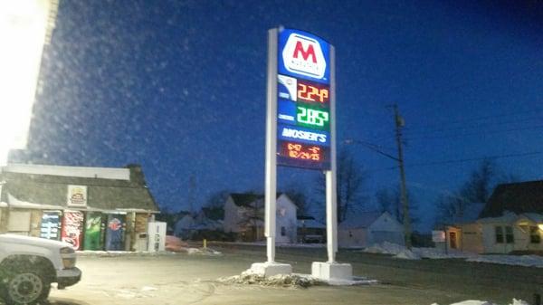 Marathon Gas Station opens at 4:30am to 9:00pm Monday thru Friday