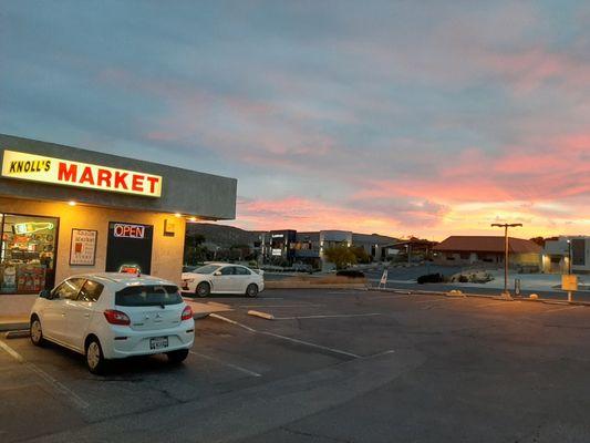 Knolls market