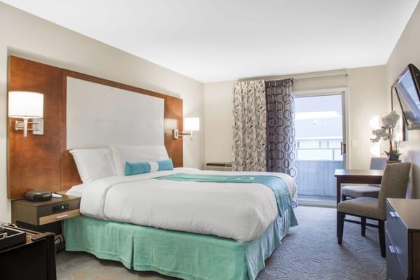 The Surf, is our King Room with partial views of either Narragansett Beach or the Pier Marketplace.