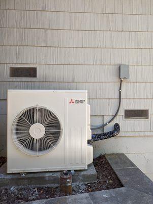 1 of the installed External heat pumps