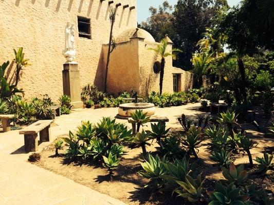 Pretty courtyard area