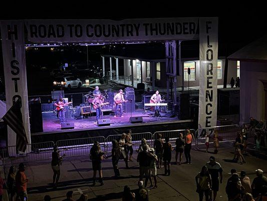 Concert at Road to Country Thunder in Historic Florence 2022