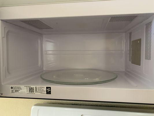 Spotless microwave.