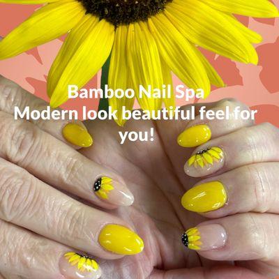 Fall in love with your favorite dipping powder and nails art design for Fall sunflower.