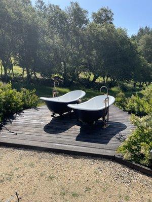 Outdoor bath as a massage accompaniment