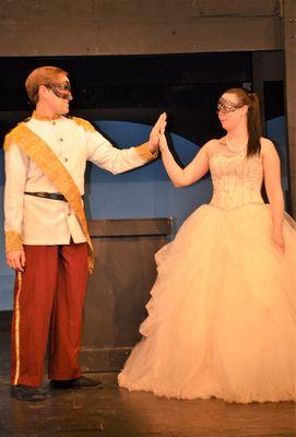 Thomas Hibbert as Romeo and Misti Bruner as Juliet