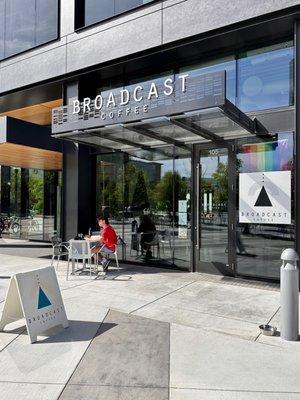 Broadcast Coffee exterior