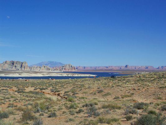 Great spot to camp right on the water. No designated camping spots, just park where us wish. Many 4wd/atv trails leading from this area.