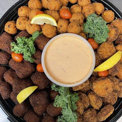 Sampler Trio Tray
Boudin Balls, Hush Puppies, Crab Cakes