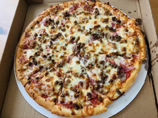 Meat Lover 's Pizza