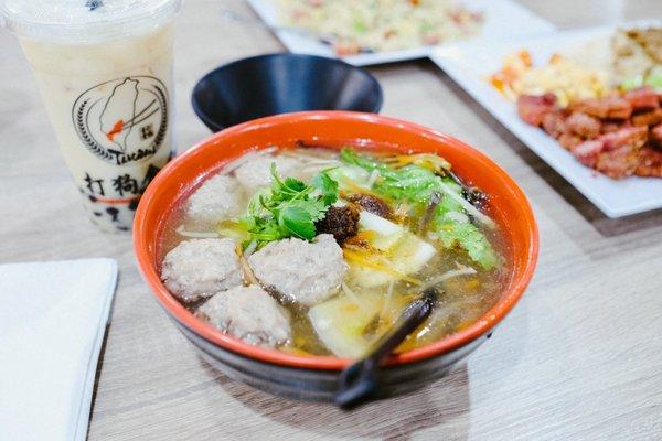 Noodle with pork thickened soup