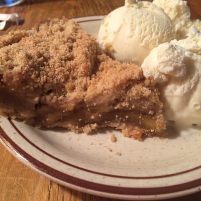 Apple crumb pie a la mode