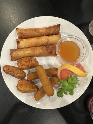 Appetizer A soooooooooi GOOD! The egg rolls are outstanding!!!!!!!