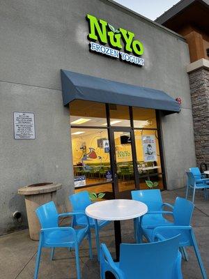 Nuyo Frozen Yogurt