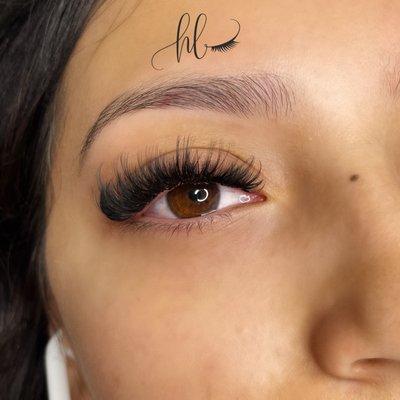 Wispy volume lashes