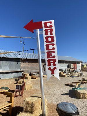 Outdoor dining - shaded area, outdoor games, benches, dog friendly!