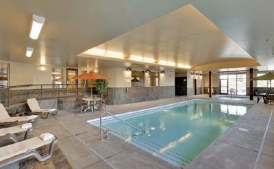 StoneCreek Lodge - Mineral Pool & Spa