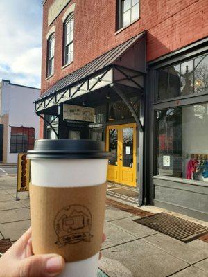 The Pink Polar Bear (raspberry white chocolate latte) and those gorgeous and happy yellow doors!!