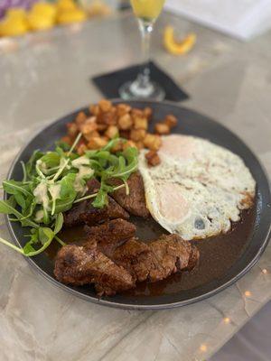 Grilled filet tips and eggs